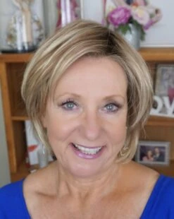 Farrah Wig By Henry Margu -Exquisite Wig Shop HMFarrah88GR