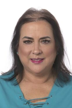 Perfect Topper By Toni Brattin | Heat-Friendly Synthetic -Exquisite Wig Shop TB PerfectTopper Product3 Before2