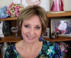 Trend Setter Elite Wig By Raquel Welch | Mono Top -Exquisite Wig Shop TSFront2