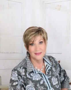 Easton Petite Wig By Estetica -Exquisite Wig Shop easton2